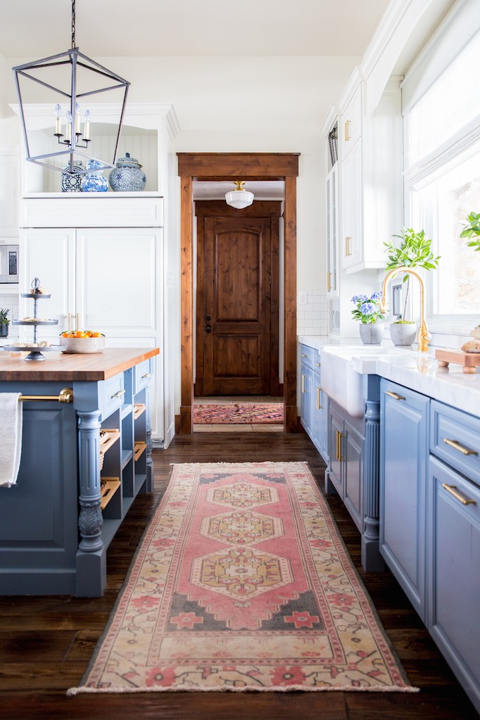 two toned kitchen cabinets, kitchen 2019 decor trends (6)