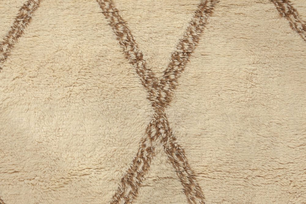 New Circular Moroccan Hand Knotted Wool Rug N12022