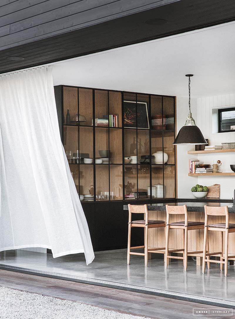 Amber-Interiors-Client-Black-Houses-are-the-Best-Houses-1