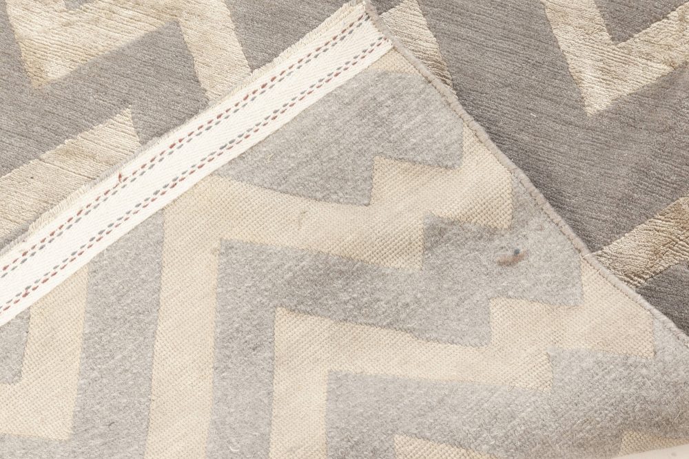 Doris Leslie Blau Collection Modern Rocky Peaks Gray, Beige, Silk & Wool Rug N12066