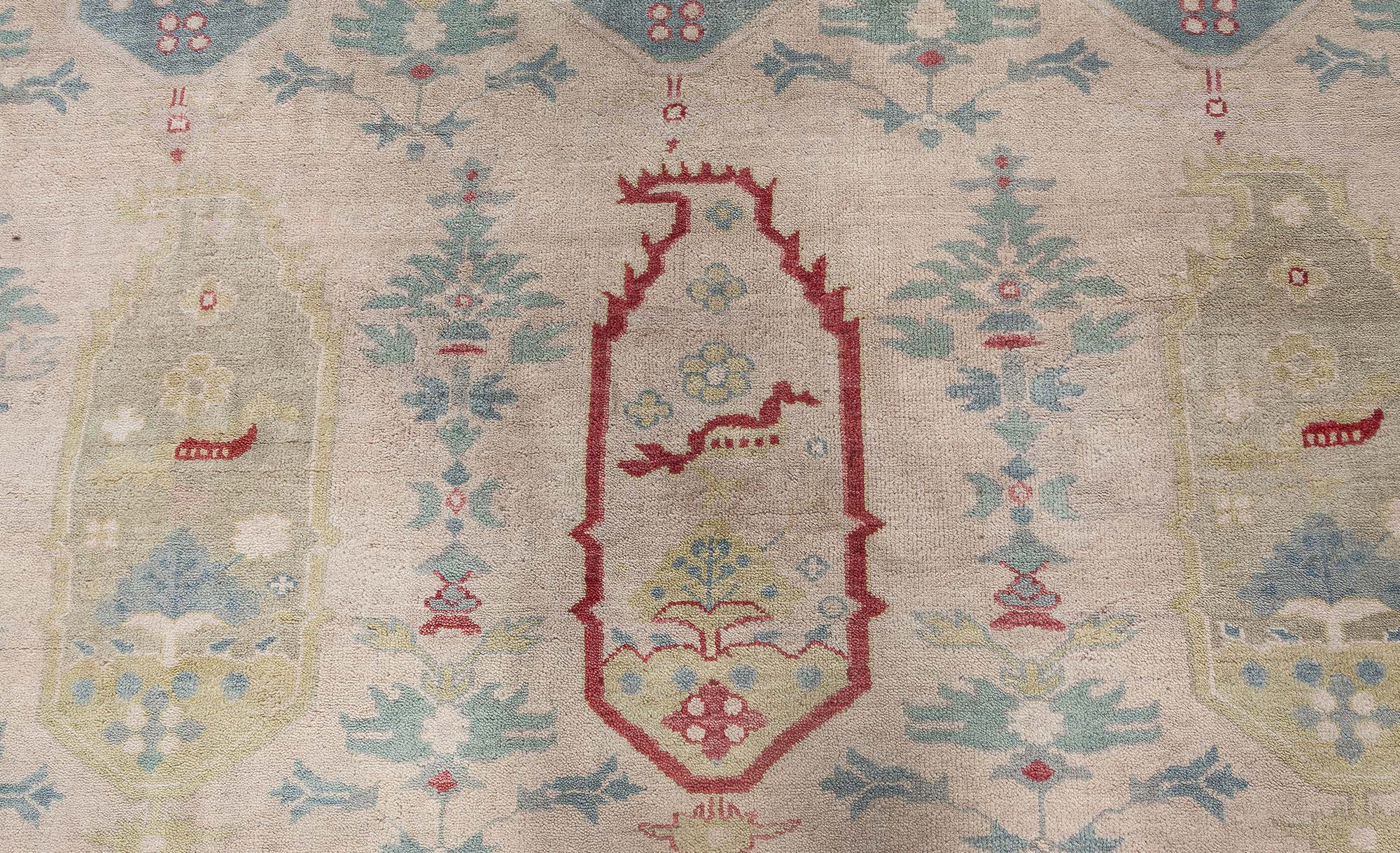 Contemporary Floral Oushak Hand-Knotted Rug “Lanterna” N12085 Contemporary Floral Oushak Hand-Knotted Rug “Lanterna” N12085