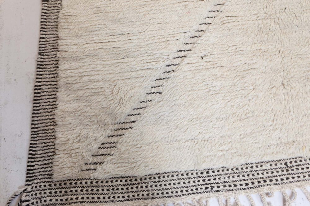 Large Tribal Style Modern Moroccan Wool Area Rug in White and Grey N12129