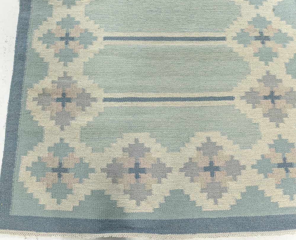 MID-CENTURY SWEDISH ROLAKAN RUG BB7618