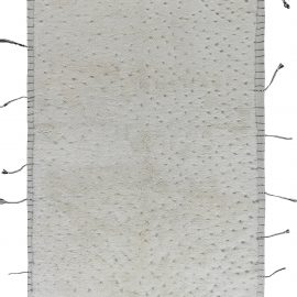 Tribal Style Moroccan Rug in White Wool with Tassels N12179