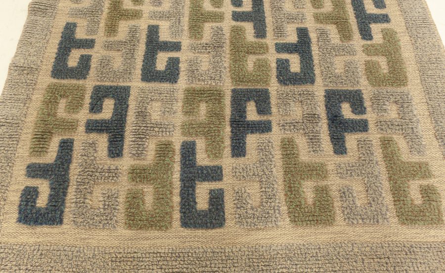 MID-CENTURY SWEDISH RUG BY SIGVARD BERNADOTTE BB7656