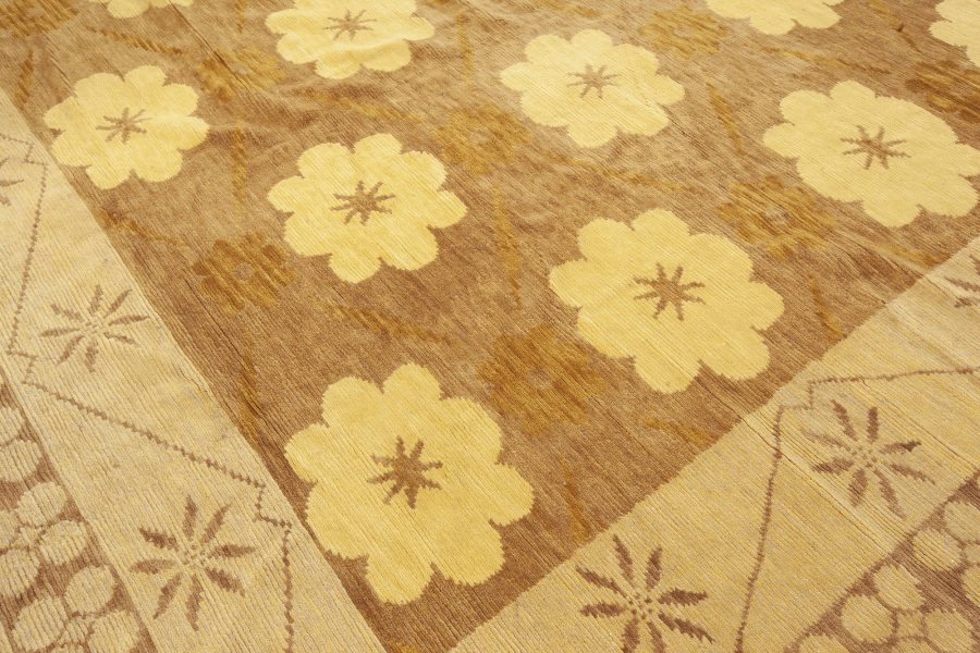 Transitional Rug of Classic Inspiration N12284