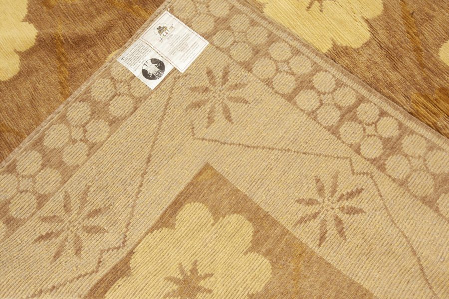 Transitional Rug of Classic Inspiration N12284