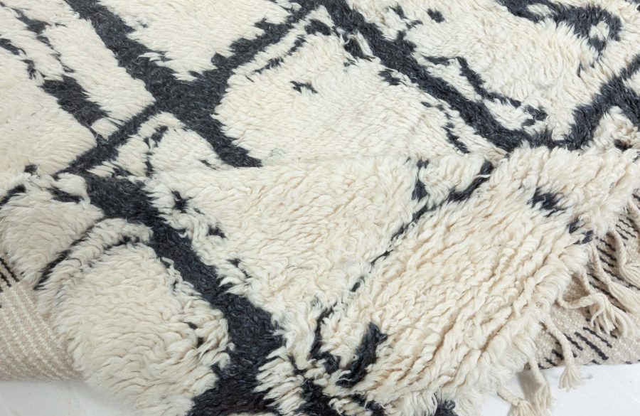 Tribal Style Modern Moroccan Rug N12310