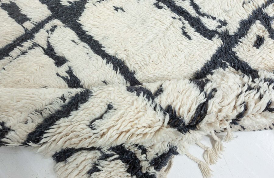 Tribal Style Modern Moroccan Rug N12310
