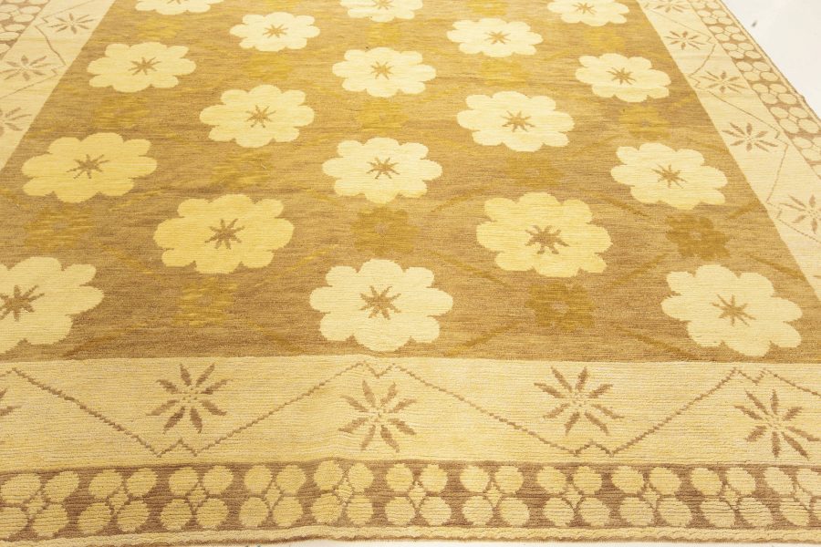 Transitional Rug of Classic Inspiration N12302