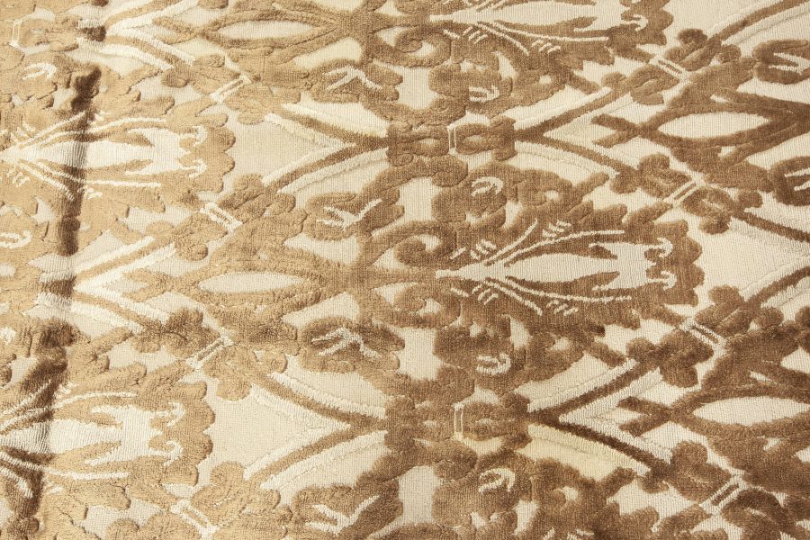 An Ornamental Transitional Rug of Classic Inspiration N12306