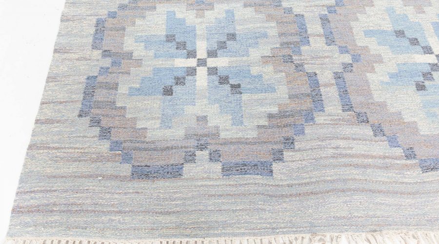 MID-CENTURY SWEDISH RÖLAKAN RUG BY INGEGERD SILOW BB7694