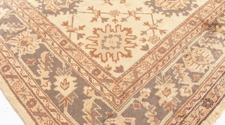 Antique Turkish Oushak Rug BB7685