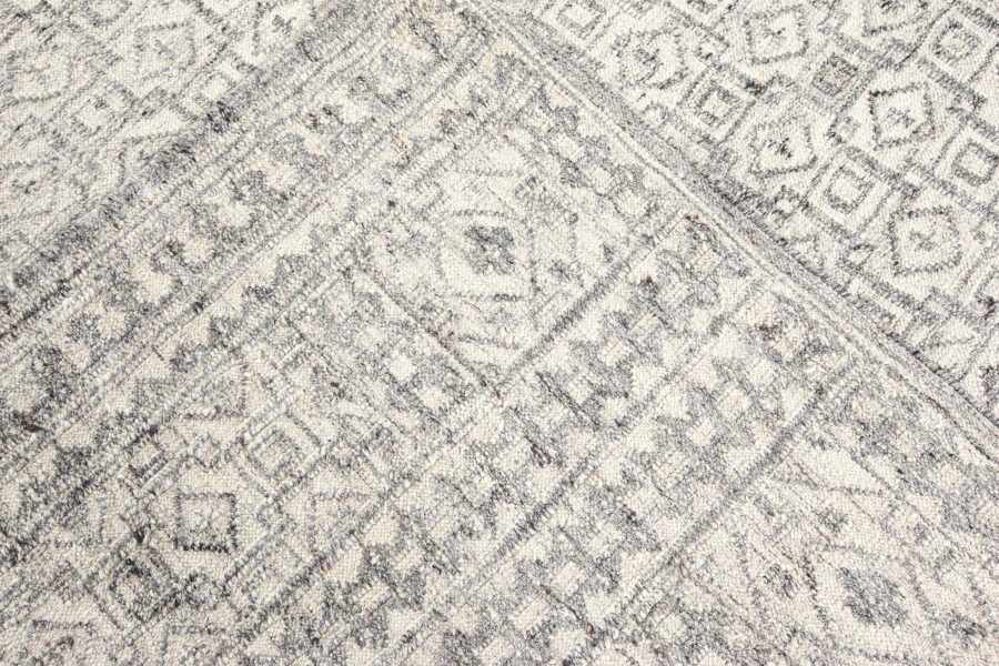 Modern Traditional Inspired Rug N12358