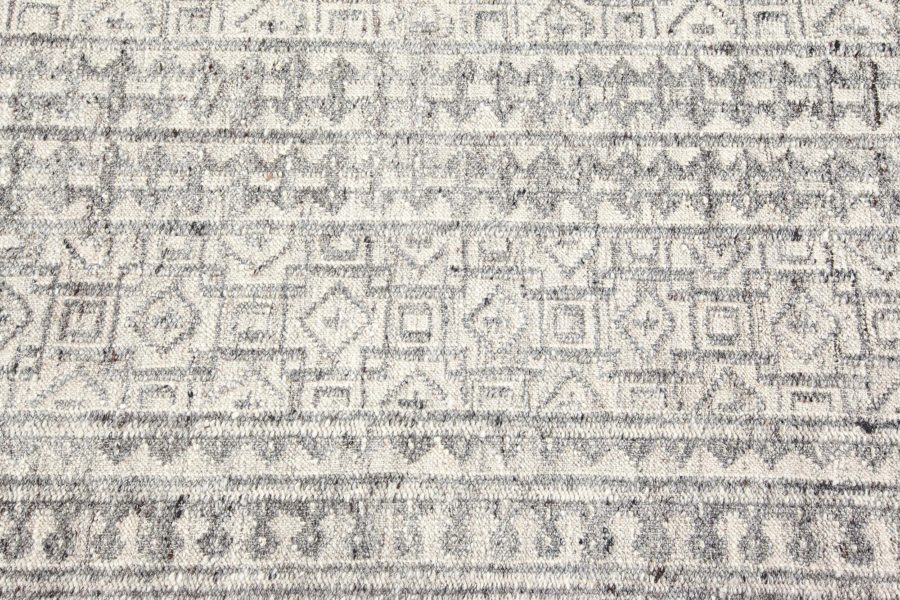 Modern Traditional Inspired Rug N12358