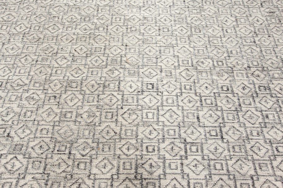 Modern Traditional Inspired Rug N12358