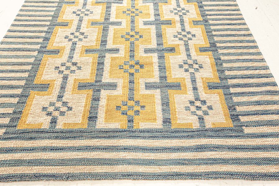 Swedish Rug of Mid-Century Inspiration N12360