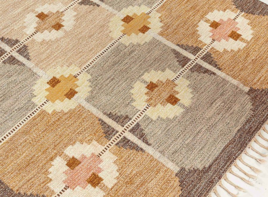 “Bolmen” – Vintage Swedish Rug by Ingegerd Silow BB7826