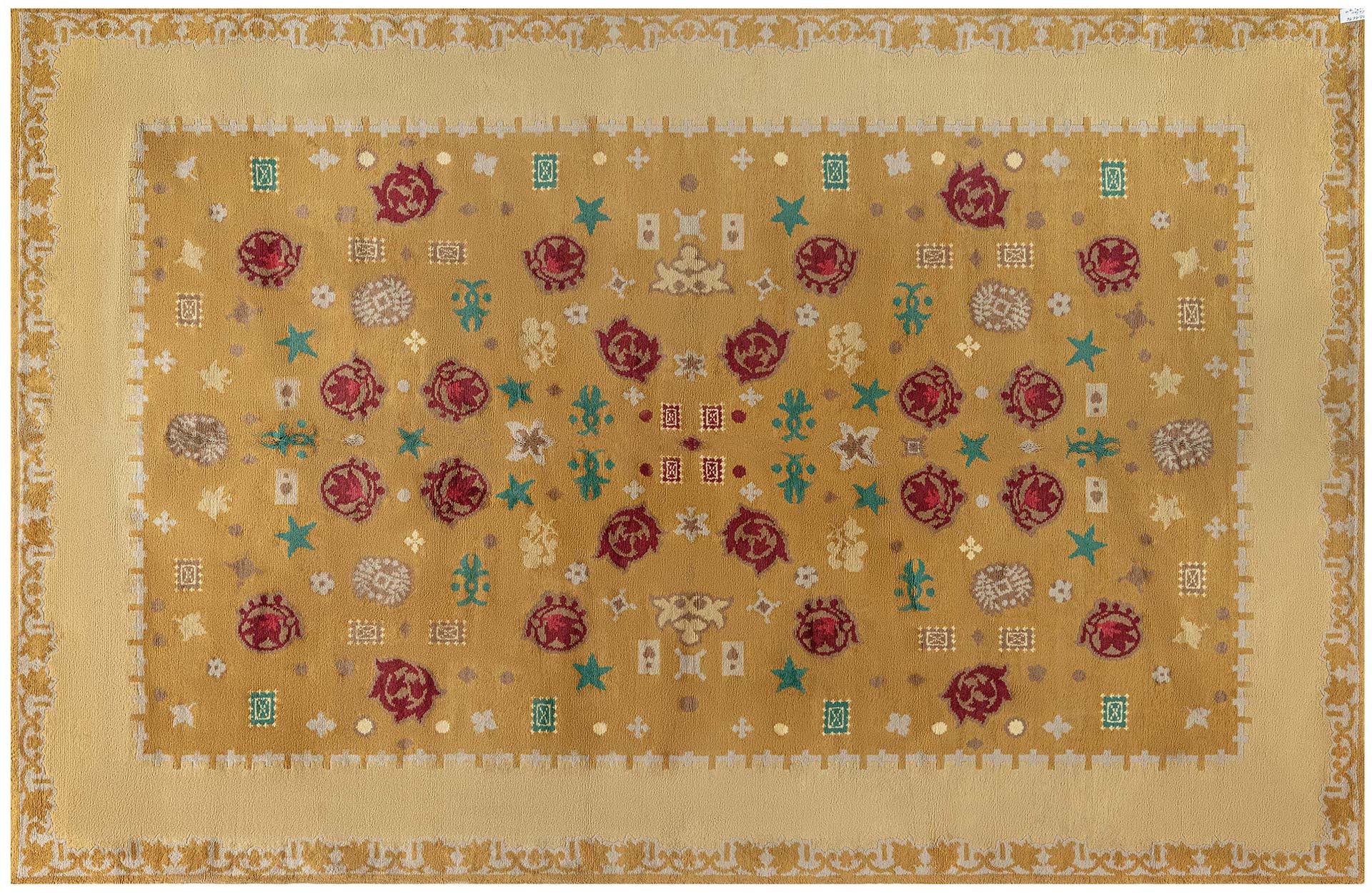 Et vintage teppe i innbydende, varme farger av Paule Leleu, Doris Leslie Blau Collection.