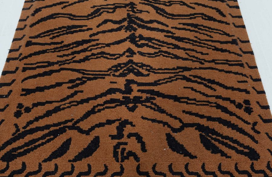 Contemporary Hand Tufted Tiger Rug N12504