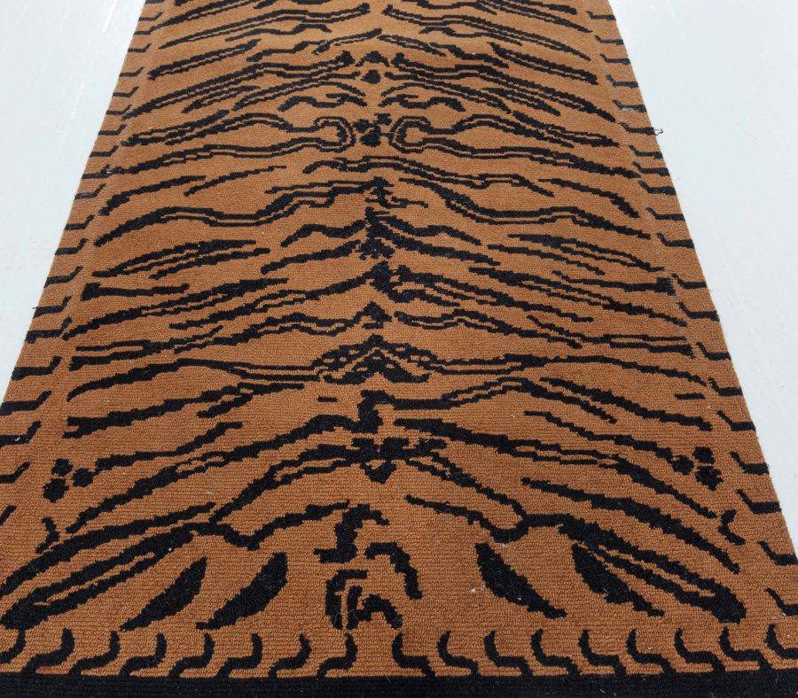 Contemporary Hand Tufted Tiger Rug N12504