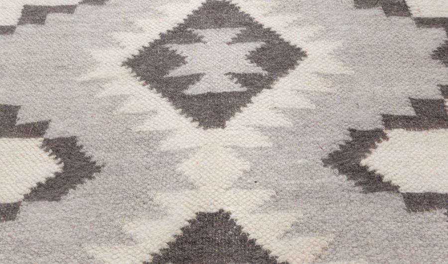 Contemporary Stamverband Rug N12532