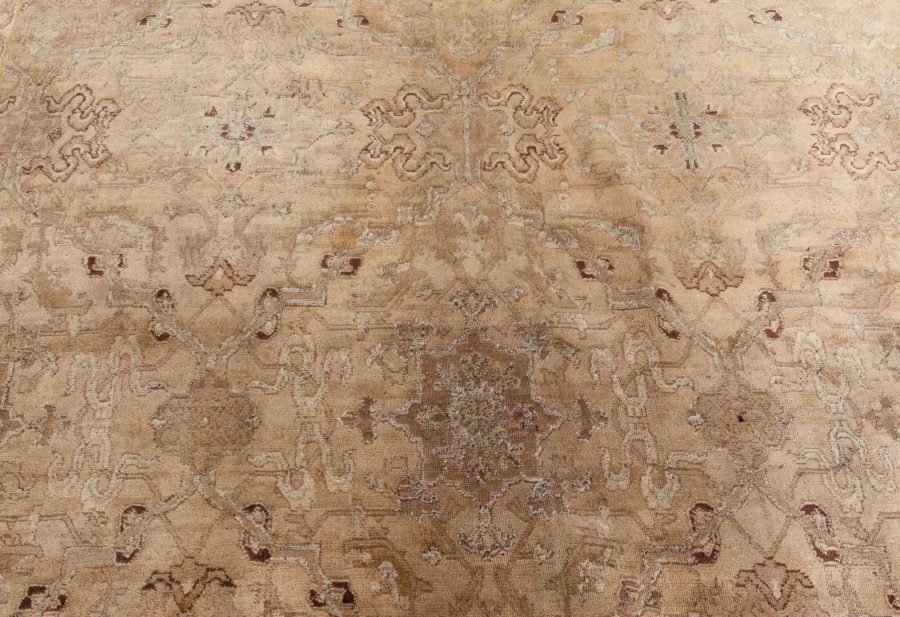 Indian Agra Rug (Size Adjusted) BB8170