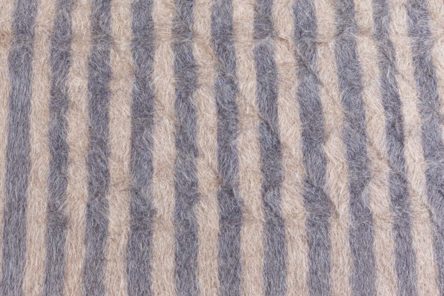 Contemporary Goat Hair Rug N12619