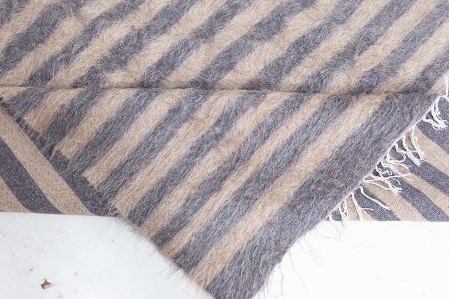 Contemporary Goat Hair Rug N12619