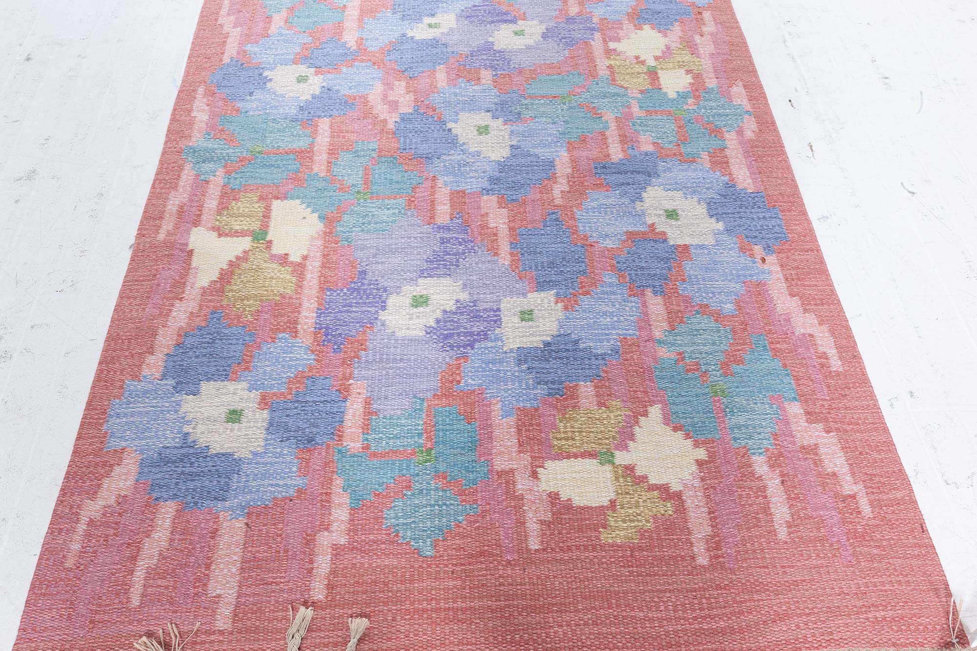 Scandinavian Vintage Floral Cream Flatweave Wool Rug BB8309 Scandinavian Vintage Floral Cream Flatweave Wool Rug BB8309