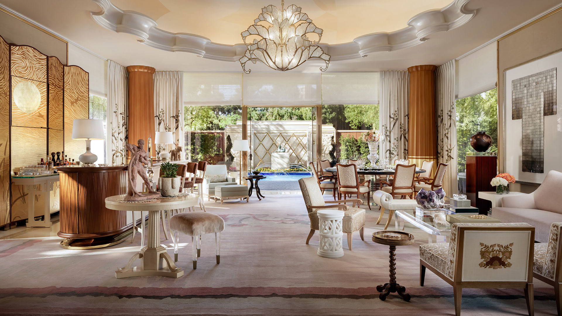 The best room at Wynn Las Vegas designed by Todd Avery Lenahan. Photo by Brandon Barre. A bespoke rug by Doris Leslie Blau.
