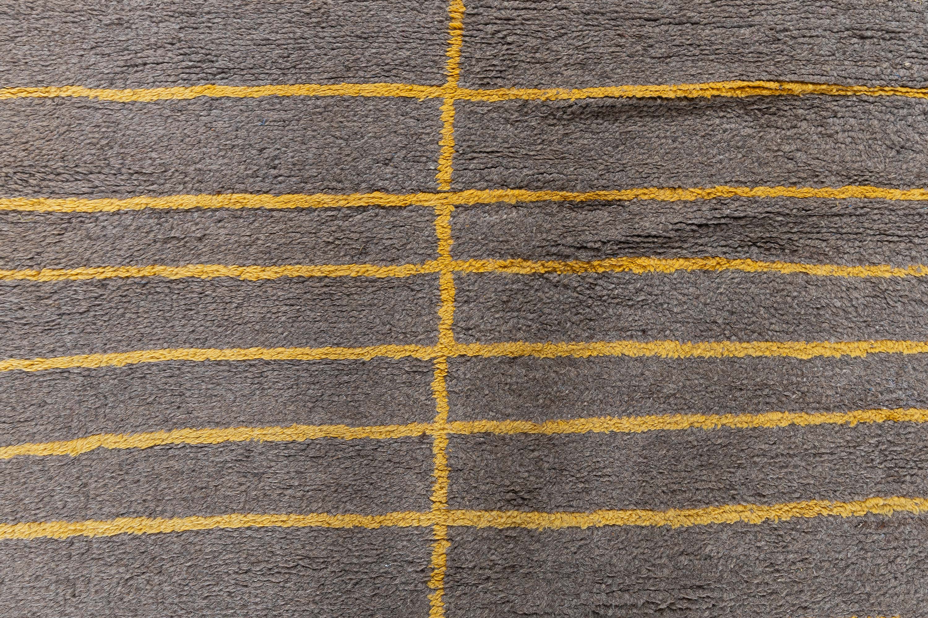 Modern Geometric “Concentric” Quadrilaterals Charcoal Hand-Knotted Wool Rug N12964 Modern Geometric “Concentric” Quadrilaterals Charcoal Hand-Knotted Wool Rug N12964