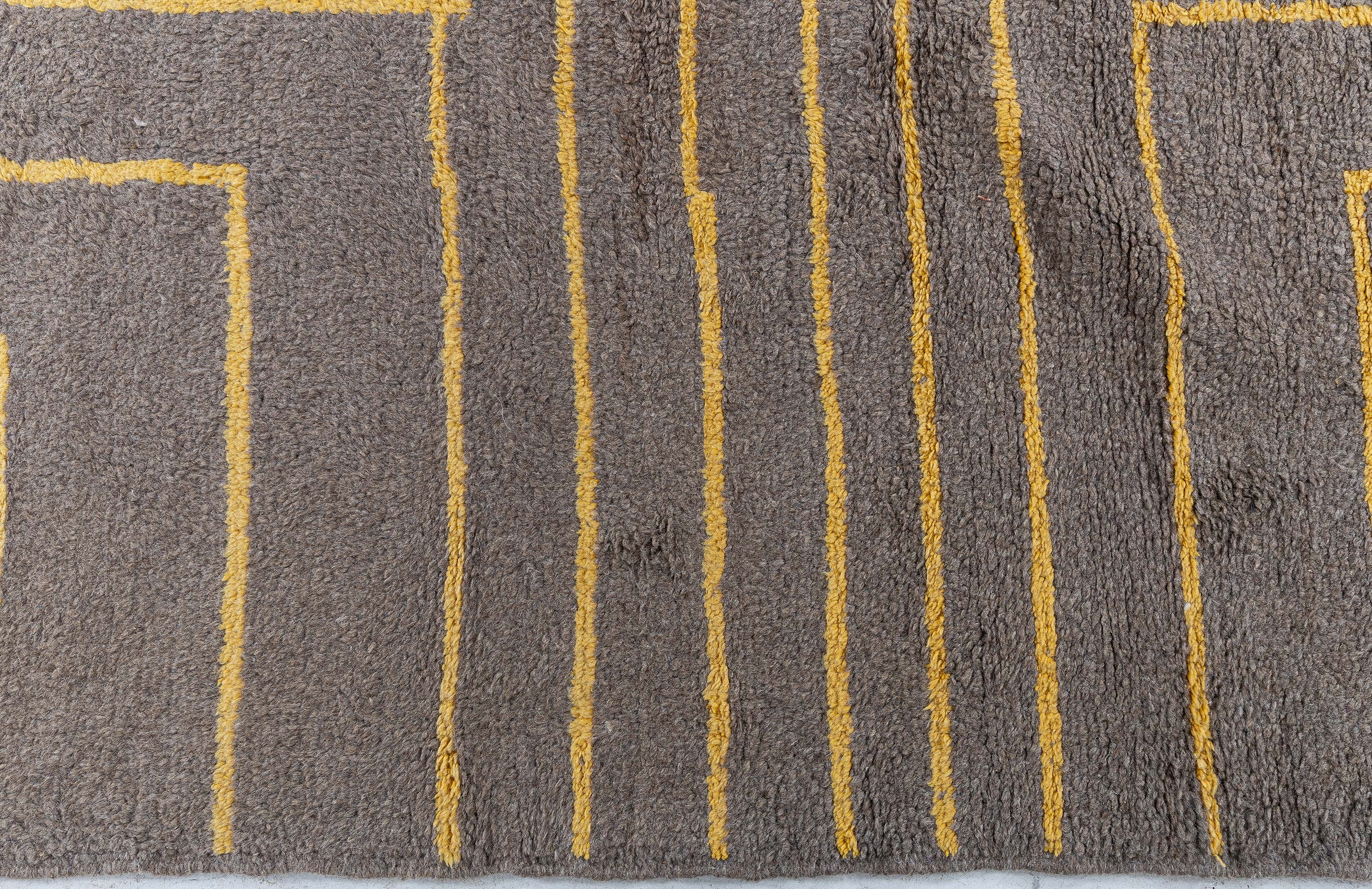 Modern Geometric “Concentric” Quadrilaterals Charcoal Hand-Knotted Wool Rug N12964 Modern Geometric “Concentric” Quadrilaterals Charcoal Hand-Knotted Wool Rug N12964