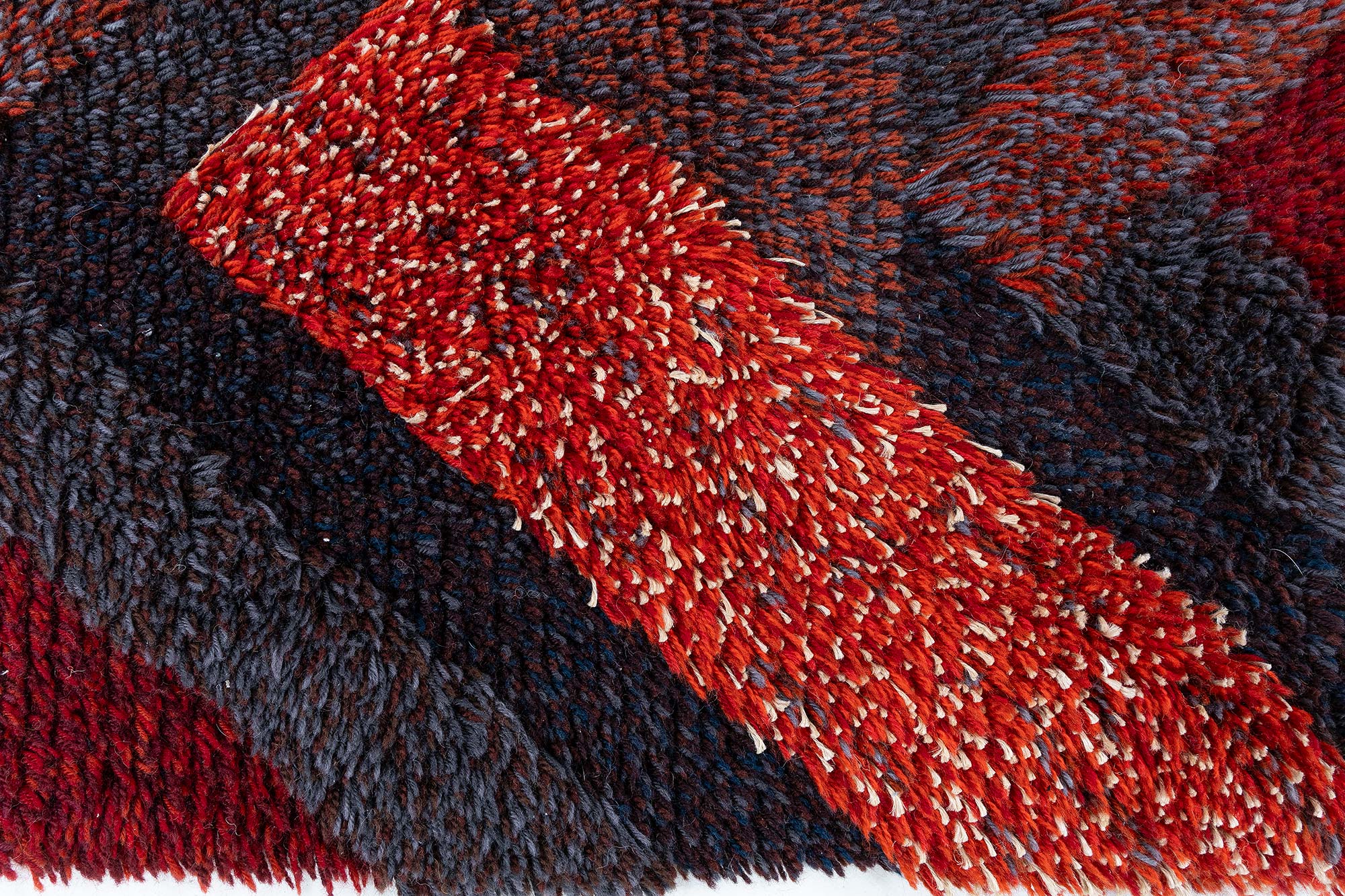 Vintage Swedish Geometric Charcoal Hand-Knotted Wool Carpet Rya Pile Rug By Ritta Aaltonen BB9050 Vintage Swedish Geometric Charcoal Hand-Knotted Wool Carpet Rya Pile Rug By Ritta Aaltonen BB9050