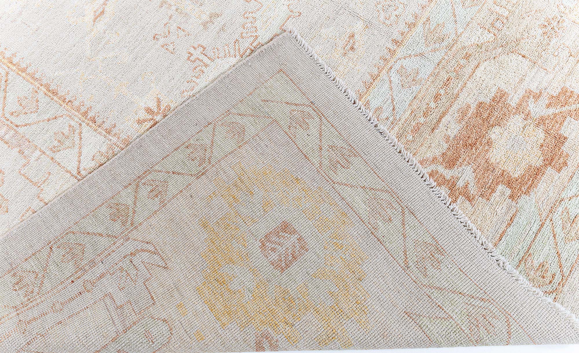 Traditional Rug Antique-Inspired Floral Sunburst Medallion Soft Beige Hand-Knotted Wool “Dawnlight” N13015 Traditional Rug Antique-Inspired Floral Sunburst Medallion Soft Beige Hand-Knotted Wool “Dawnlight” N13015