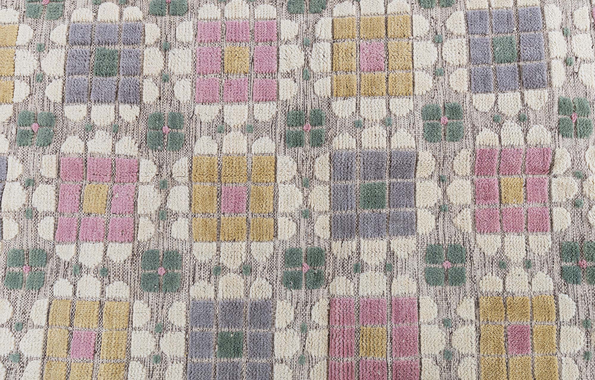 Geometric Modern Four-Leaf Motif Light Gray Handmade Rug “Quadraflora” N13039 Geometric Modern Four-Leaf Motif Light Gray Handmade Rug “Quadraflora” N13039
