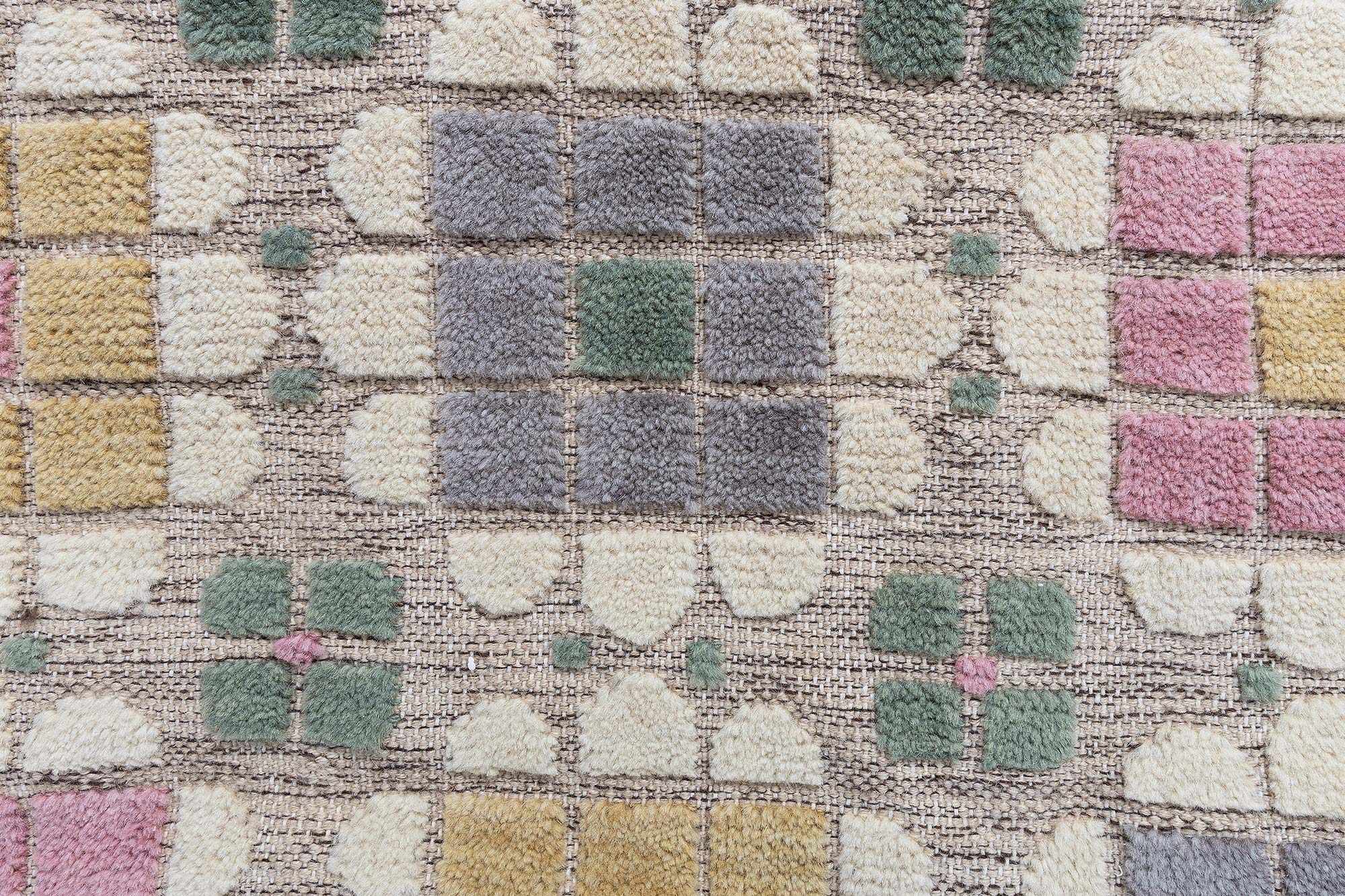 Geometric Modern Four-Leaf Motif Light Gray Handmade Rug “Quadraflora” N13039 Geometric Modern Four-Leaf Motif Light Gray Handmade Rug “Quadraflora” N13039