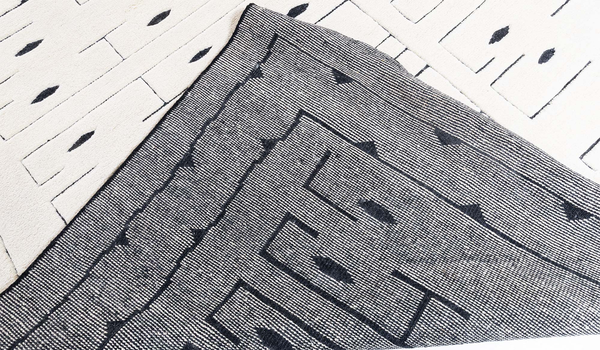 “Silverbirch” Modern Geometric Pattern Ivory Hand-Knotted Wool Oversized Rug N13042 “Silverbirch” Modern Geometric Pattern Ivory Hand-Knotted Wool Oversized Rug N13042