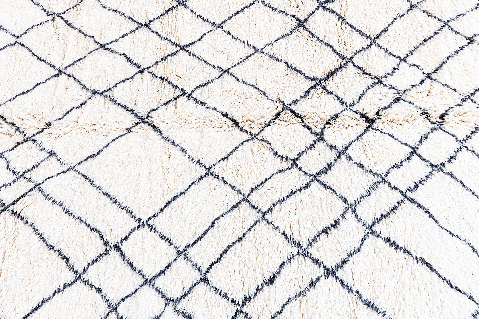 Geometric Cream Lattice Pattern Hand-Knotted Rug “Reticulum” N13057 Geometric Cream Lattice Pattern Hand-Knotted Rug “Reticulum” N13057
