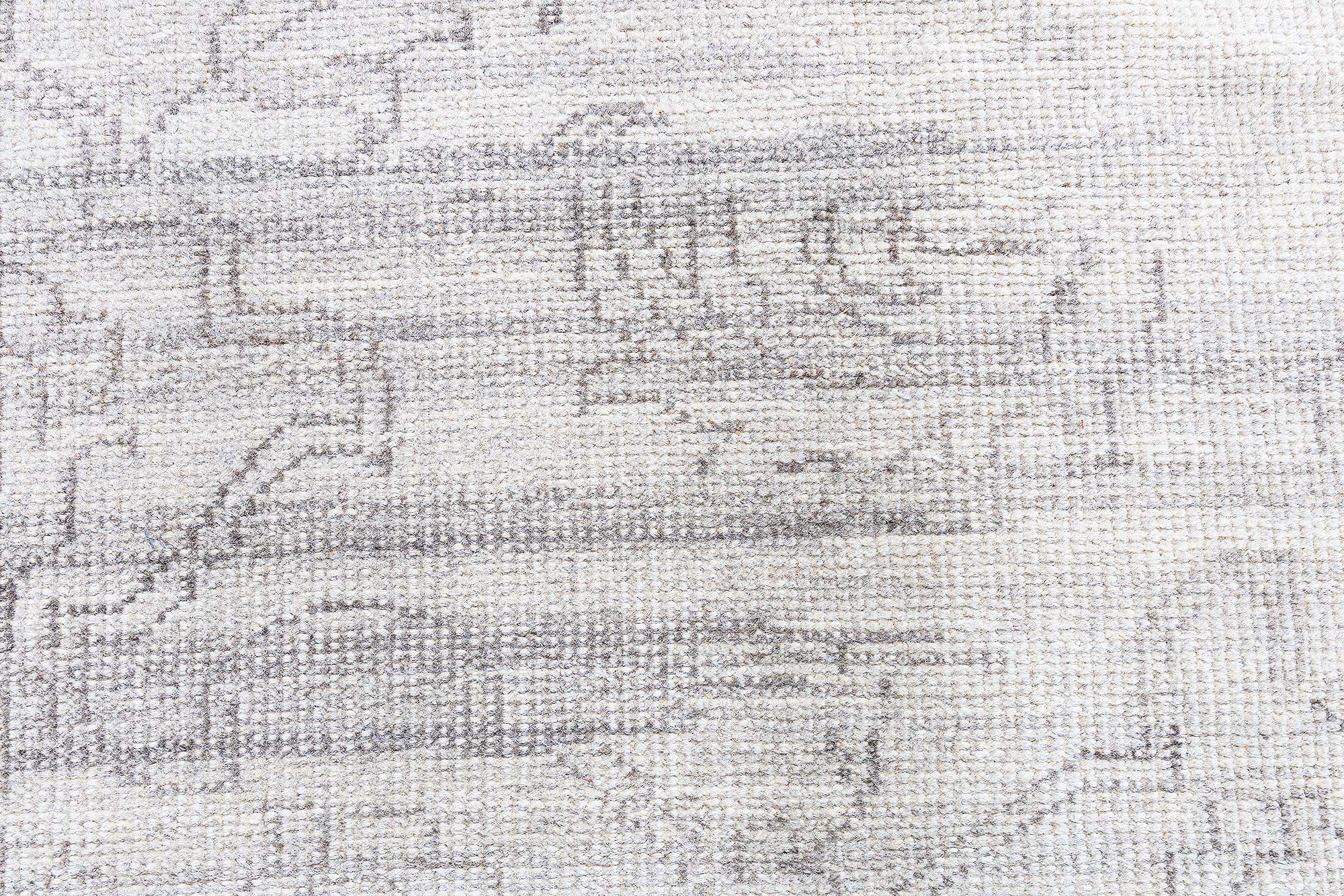 Traditional Contemporary Medallion Light Gray Hand-Knotted Wool Carpet “Pallidion” N13059 Traditional Contemporary Medallion Light Gray Hand-Knotted Wool Carpet “Pallidion” N13059