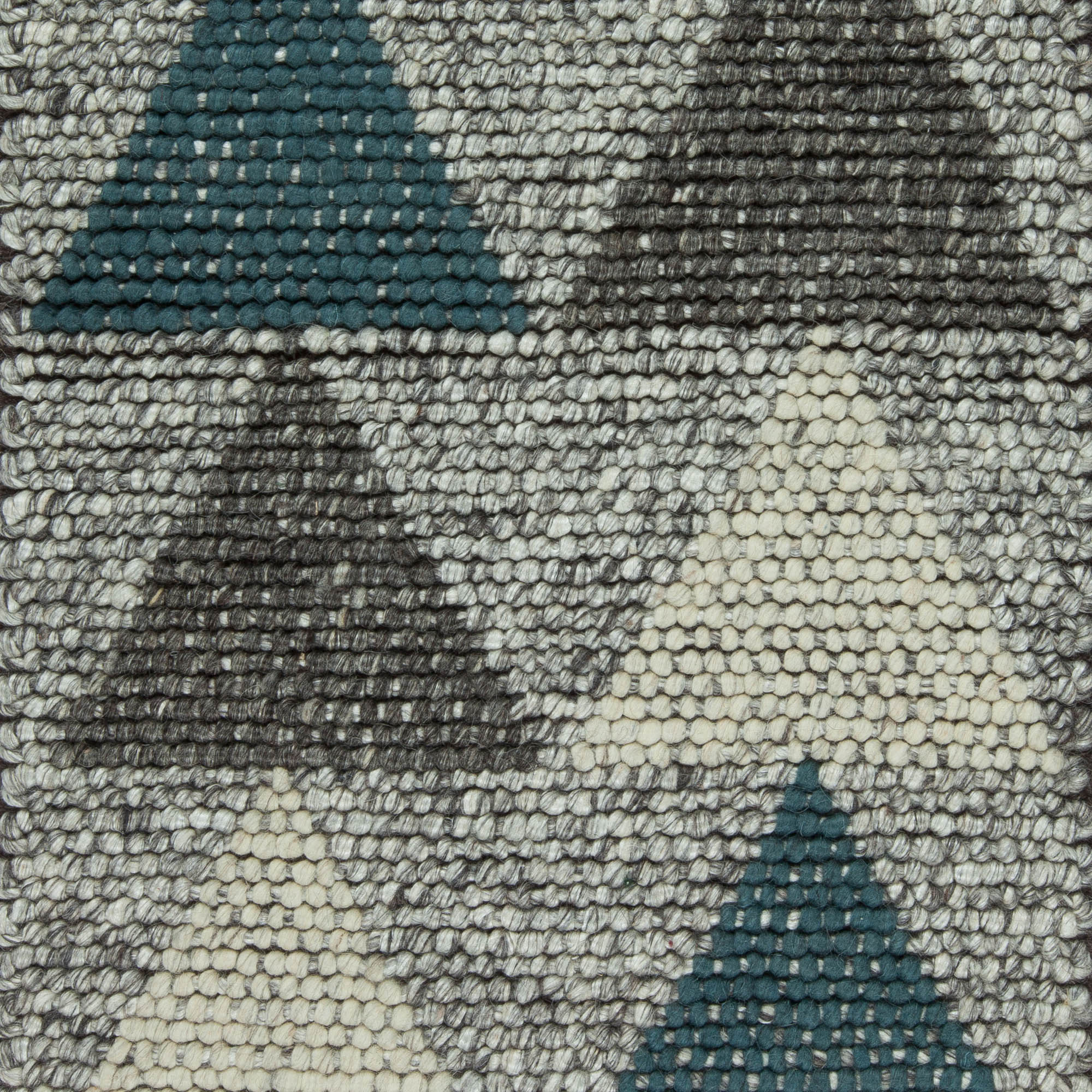 How to Place Antique Rugs in Modern Rooms Without Losing Clarity — Made-to-measure rugs