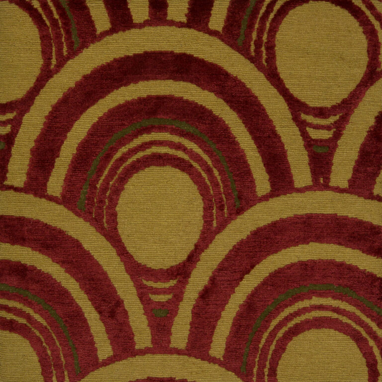 When Custom Luxury Rugs Beat Antique Pieces in a Real Project — Personalized floor coverings