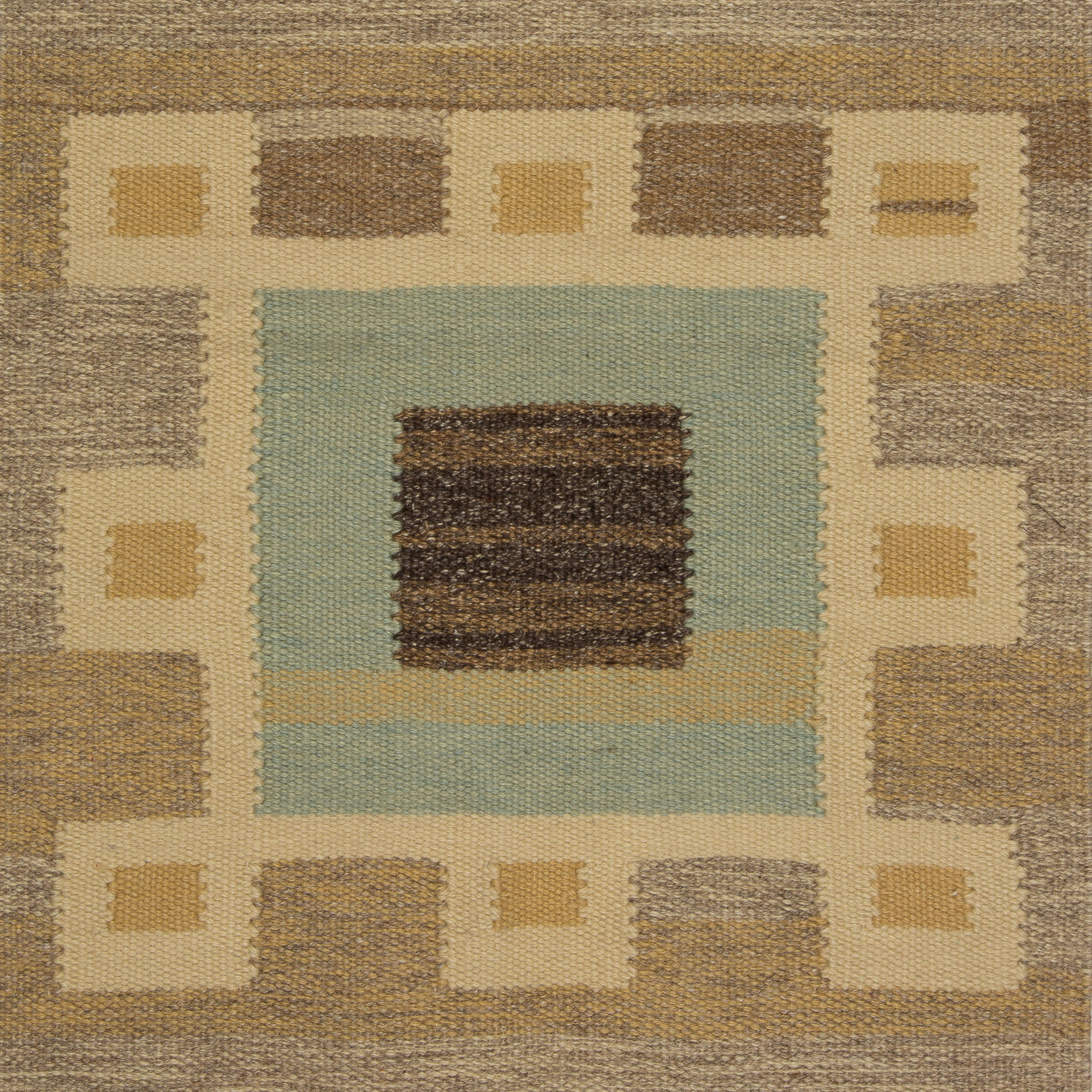 Gallery-Style Hallway Rugs That Make a Passage Feel Intentional — Bespoke rugs