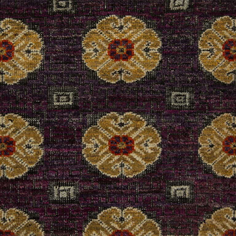 Penthouse Rugs for Panoramic Rooms with Large-Scale Furniture — Tailored carpets