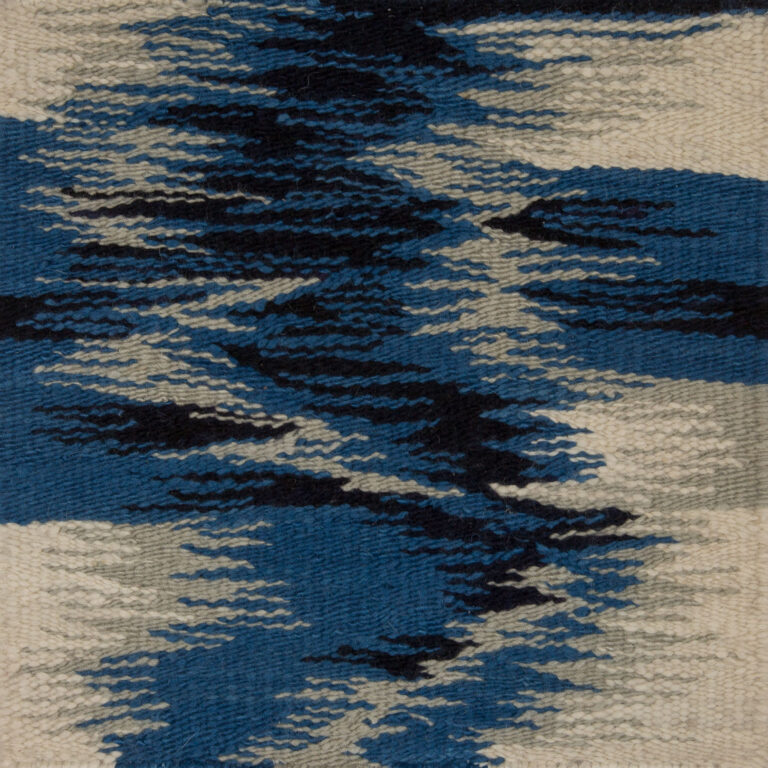 Hollywood Regency Rugs for Rooms That Want Drama With Discipline — Made-to-measure rugs