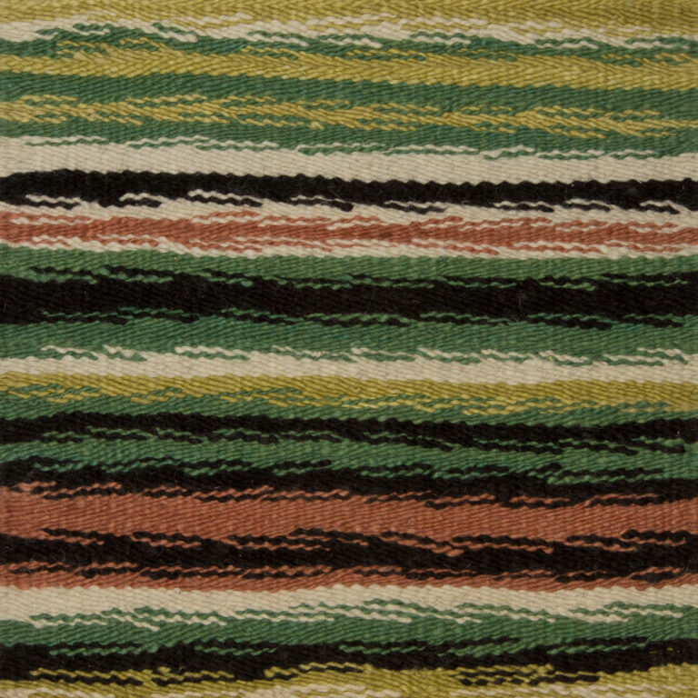 Loft Rugs That Soften Large Volumes Without Losing Scale — Made-to-measure rugs