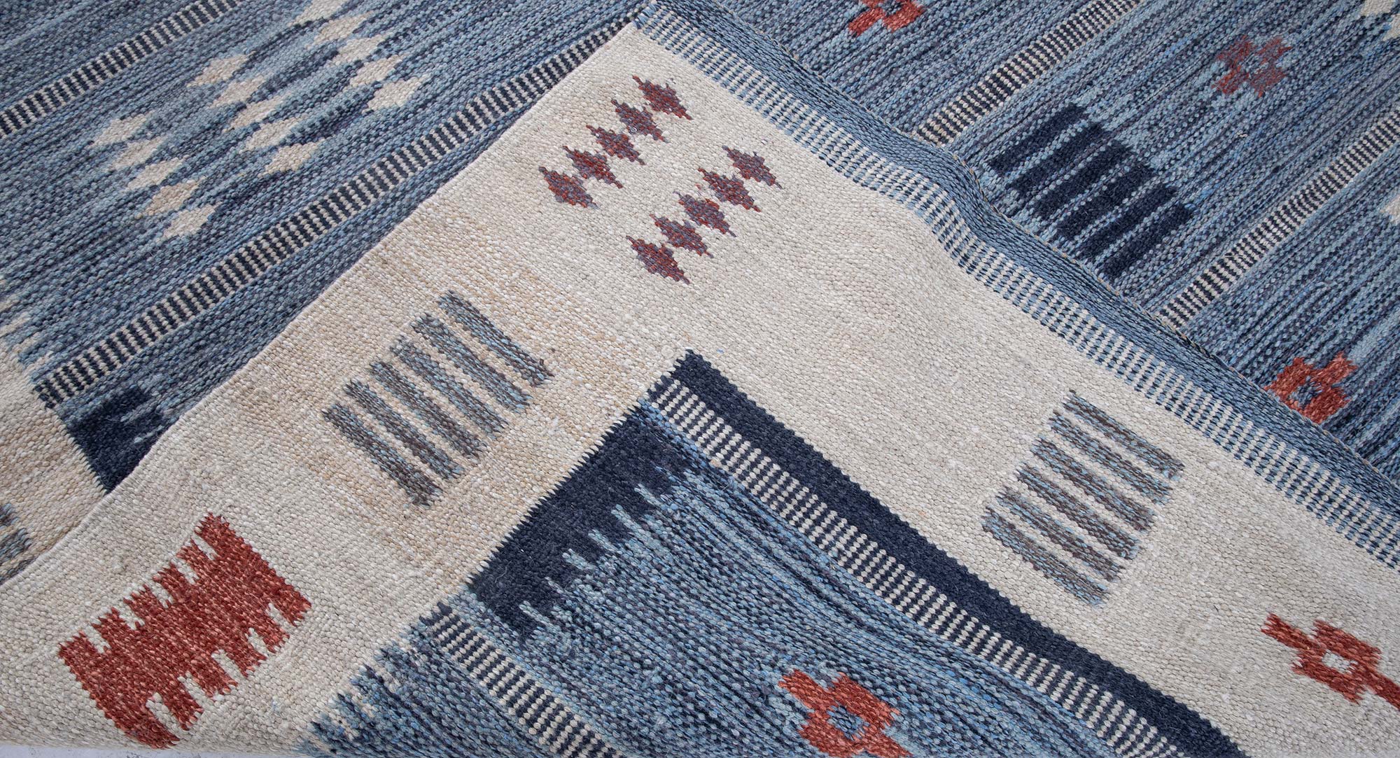 Flatweave Rug With Fjord-Inspired Striations In Dusty Blue, Hand-Knotted “Fjordline” N13076 Flatweave Rug With Fjord-Inspired Striations In Dusty Blue, Hand-Knotted “Fjordline” N13076