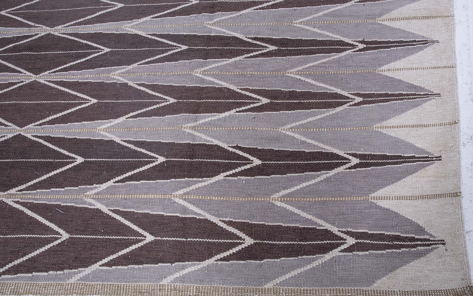 Scandinavian Flatweave Geometric Arrow-Feather Classic Taupe Handmade Wool Rug “Fletch” N13078 Scandinavian Flatweave Geometric Arrow-Feather Classic Taupe Handmade Wool Rug “Fletch” N13078